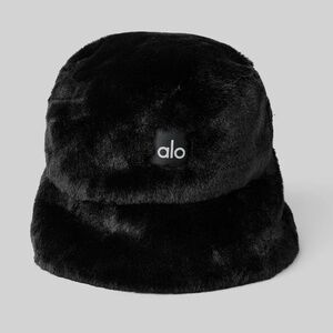 ALO YOGA FAUX FUR BUCKET HAT BLACK M/L MWT